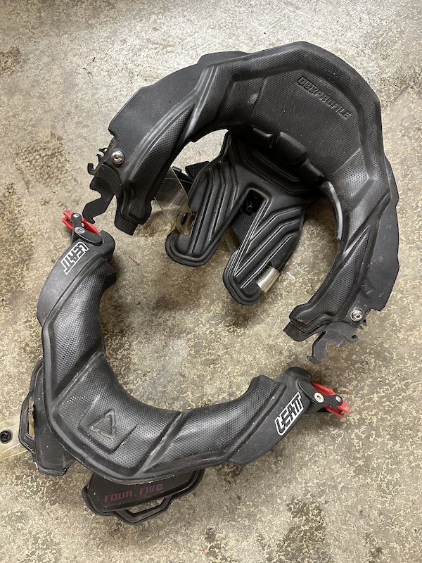Leatt neck brace For Sale