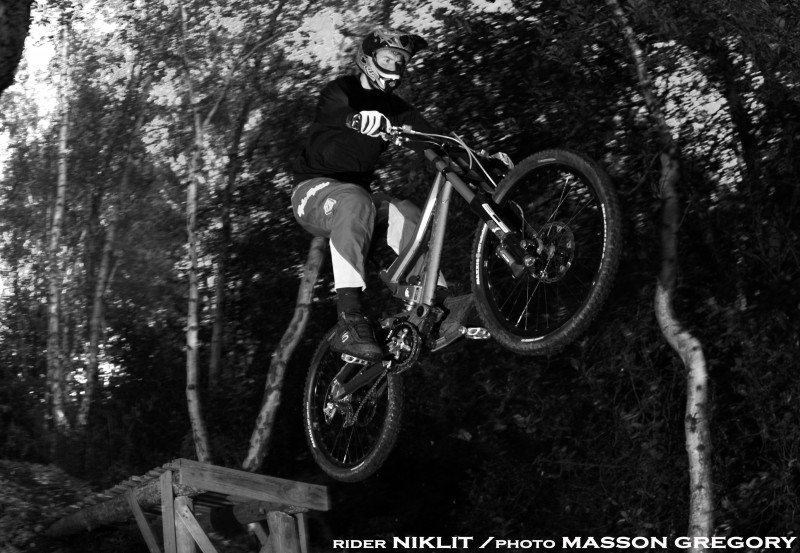 Just pleasure, gap,wall ride, session with the dc team and a photograph
kraftstoff bike and bos suspension
