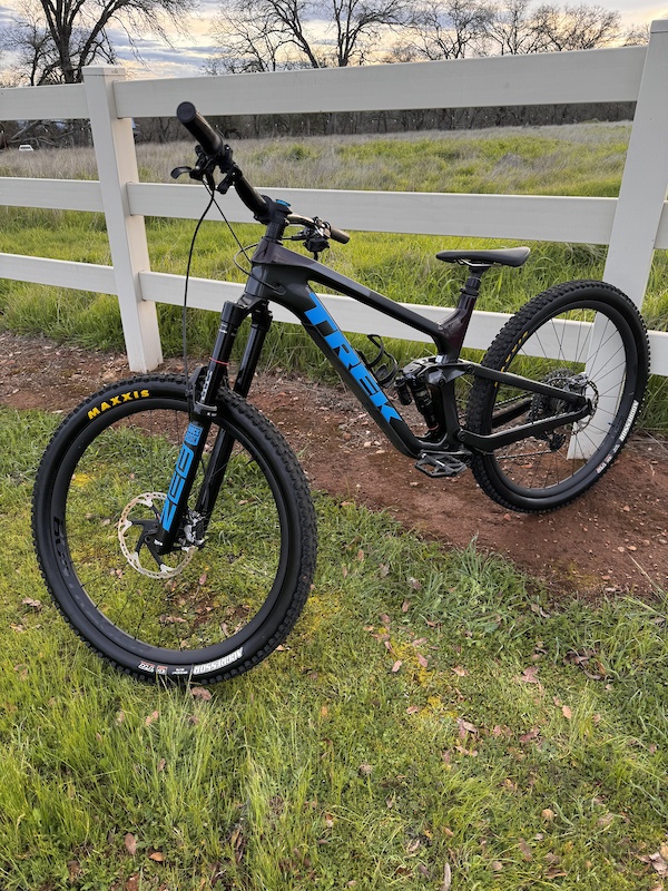 2023 (Carbon) Trek Slash 9.9 2022 XX1 AXIS For Sale