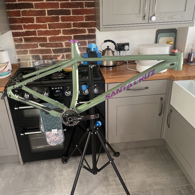 2018 Very Rare Santa Cruz Chameleon frame Green/purple. For Sale