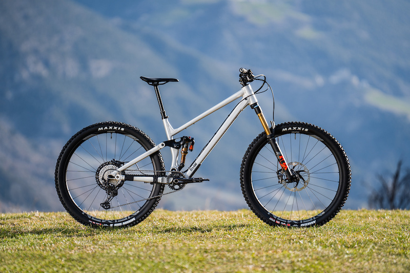 First Look: The Raaw Jibb V2 is More Versatile with 130mm or 141mm Travel - Vimarsana News