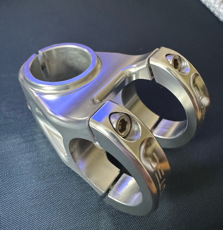 Burgtec Enduro Mk3 Stem Rhodium Silver 35mm X 35mm In Pixels