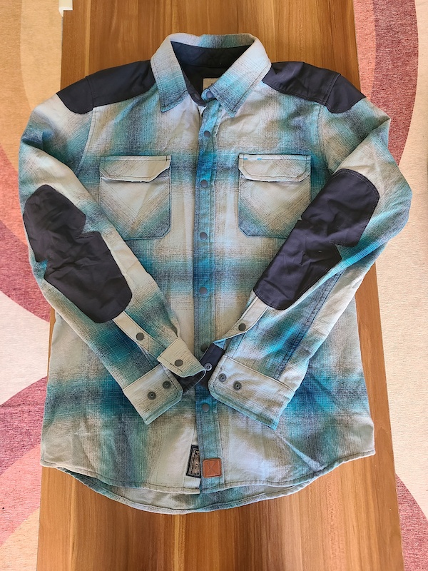 2022 Kitsbow Mens Icon Flannel - SMALL For Sale