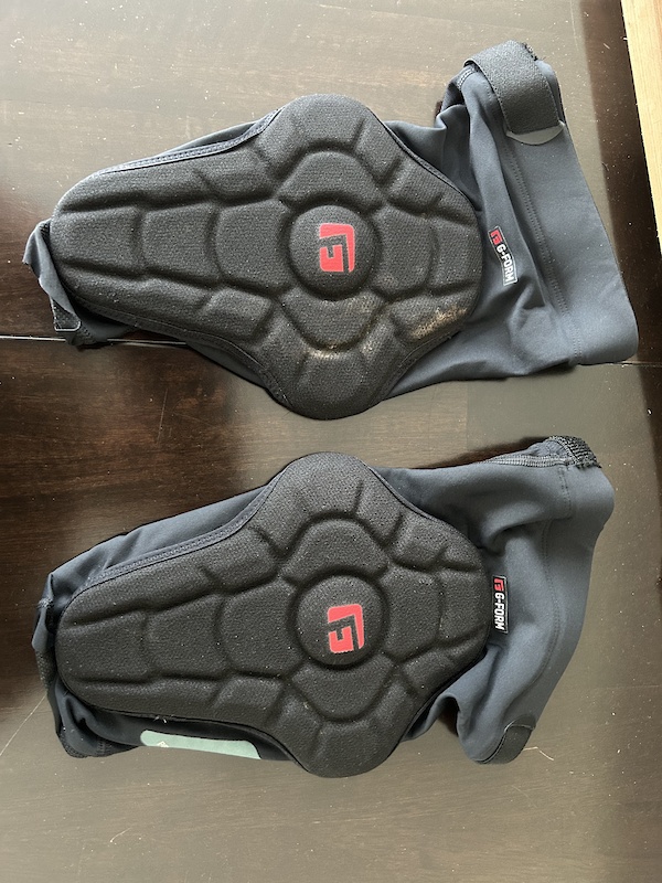 2020 GForm Knee Pads *Large* For Sale