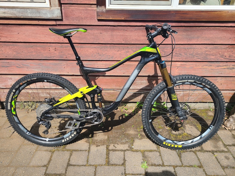 2017 Medium Giant Trance Advanced 1 Carbon For Sale