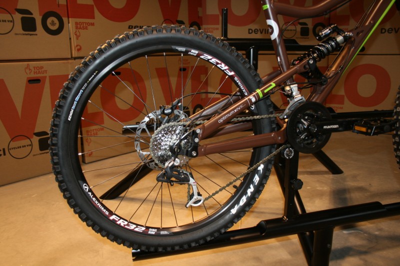 Bikes from the 2009 Devinci Line up - Frantik 2 rear triangle
