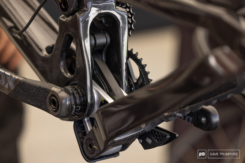 Spotted: Canyon's High-Pivot Carbon Sender - Fort William DH World Cup 2024 - Pinkbike