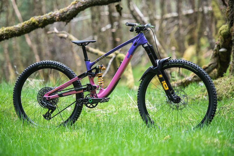 Bike Check: Joe Barnes' Custom Hazzard Hope HB916 - Pinkbike