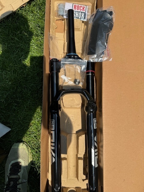 2024 140mm RockShox Pike Ultimate Charger 3 RC2 29in For Sale