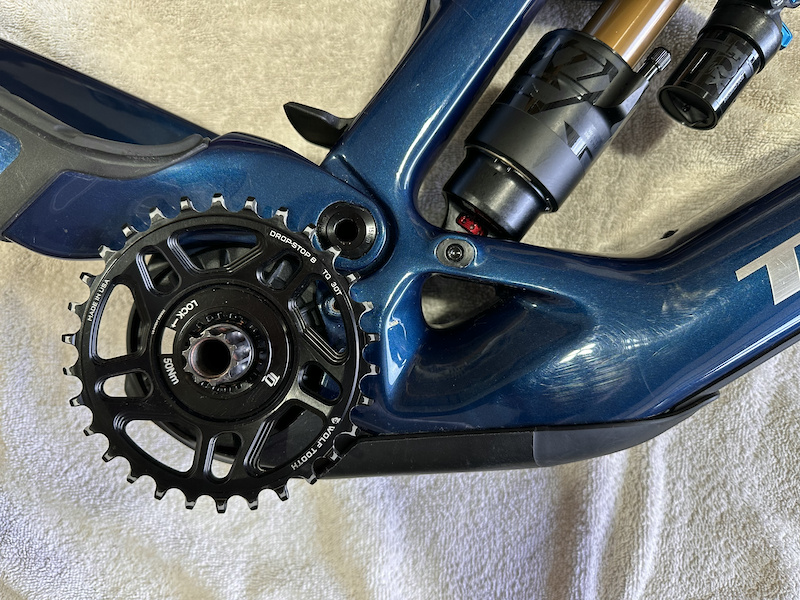 Shimano Oval Chain Direct Mount For SRAM 8-Bolt Mountain (Boost - Main Image