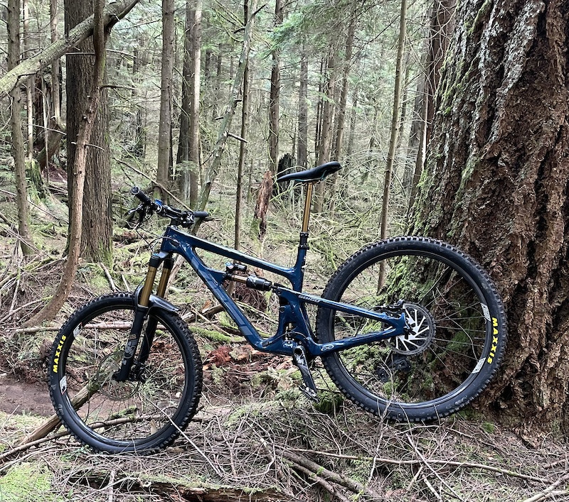 2023 Yeti SB160 Large T3 Build Cobalt with Carbon Wheel set For Sale