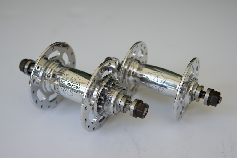 Jeu de moyeux Shimano 600 Tricolore 36H & 32H NOS - The Ritzler