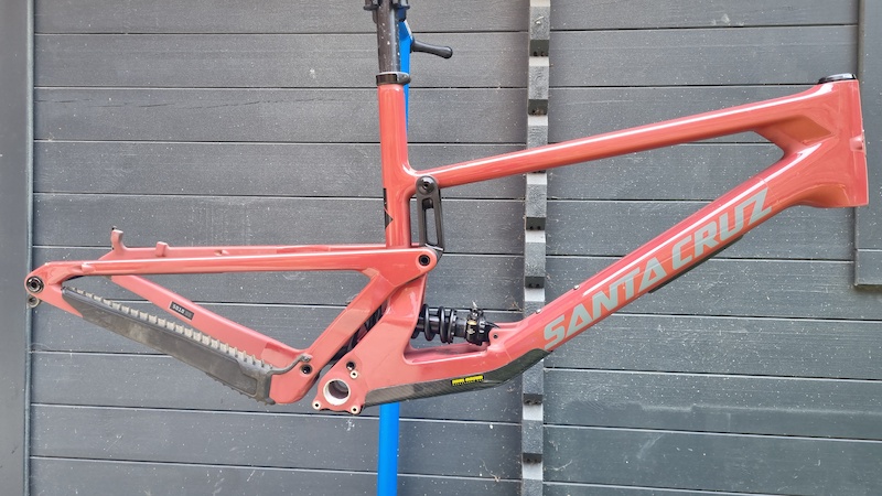 Santa Cruz Invisiframe 2022 Santa Cruz 5010 V4 CC XL Coil shock invisiframe For Sale