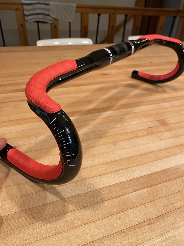 2022 Bontrager Isocore Pro Carbon handlebars 44cm For Sale