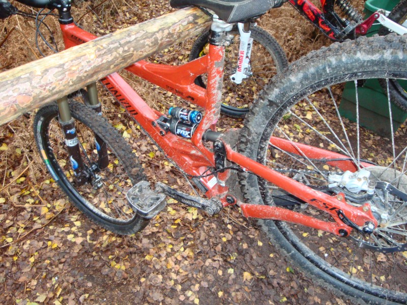 Broken fox DHX AIR 5.0 (bottomed out really hard)