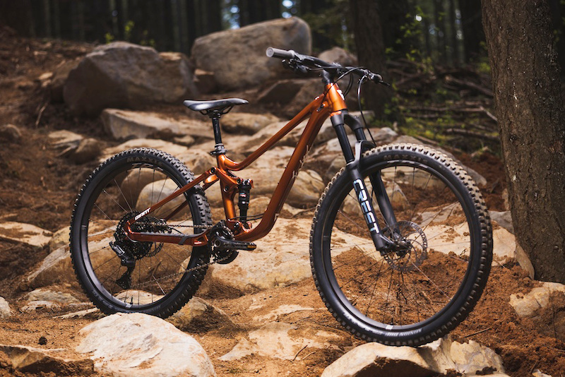 The New Giant Faith is the Kids’ Bike We Wish We Had – Pinkbike