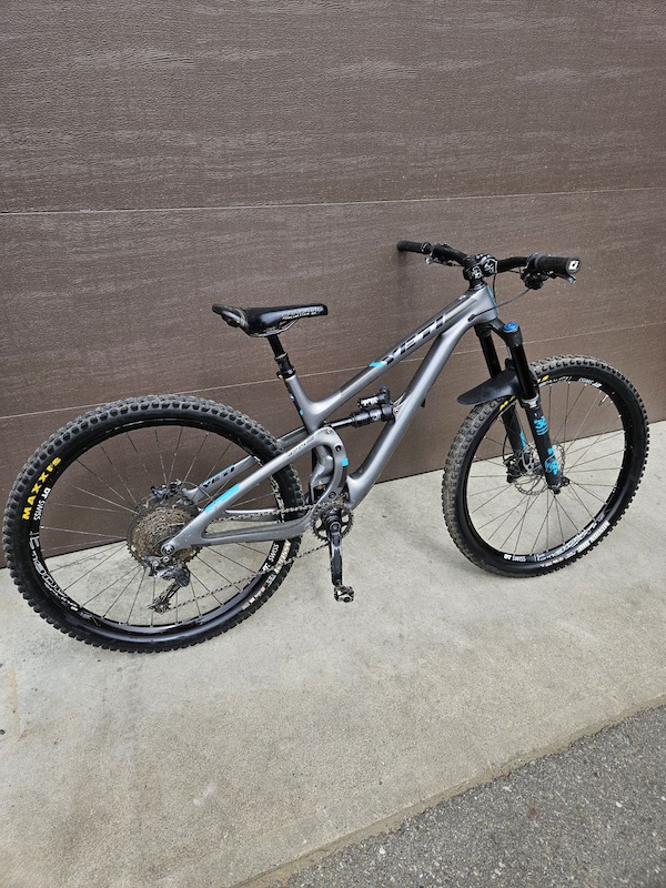 2017 Yeti Sb5.5 size M For Sale