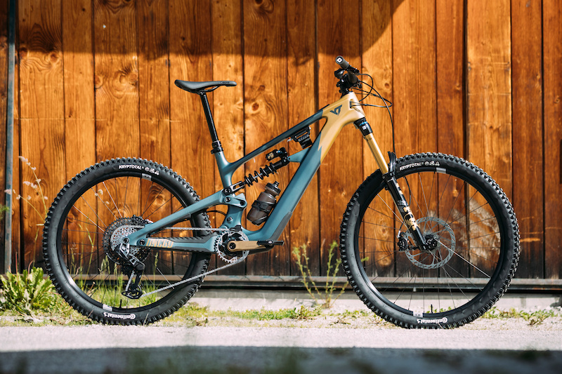 First Ride: YT’s New Decoy SN is the Capra’s Motorized Counterpart – Pinkbike