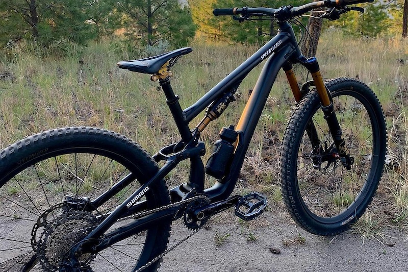 Gespot: Matt Hunter's Specialized Stumpjumper aluminium fiets met een kabelbediende shifter