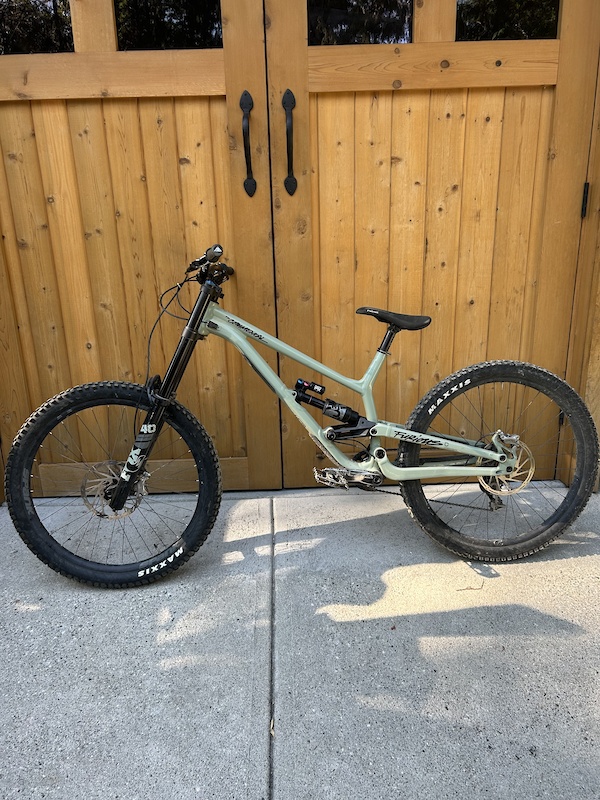 2021 Commencal furious For Sale