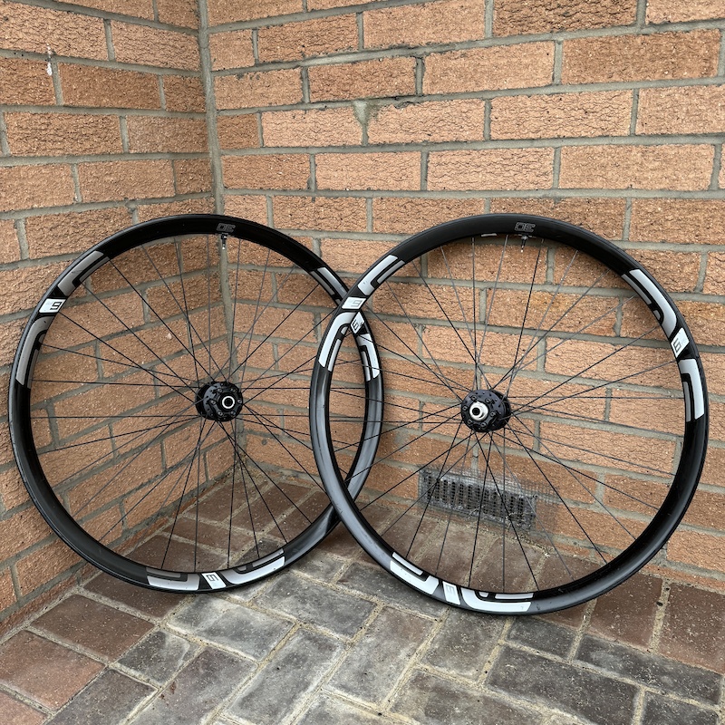 Roues VTT Tune King Kong Boost CL 148x12 110x15, 28 Trous, Compatibles SRAM XD/Shimano