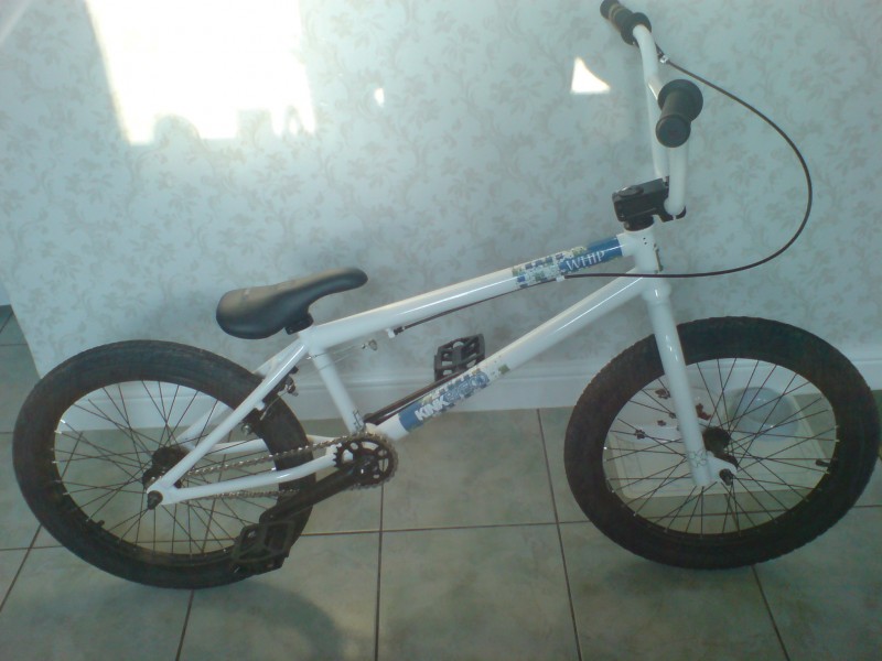 First bmx, Kink Whip 09 Day old, used once. 

Taken with Phone