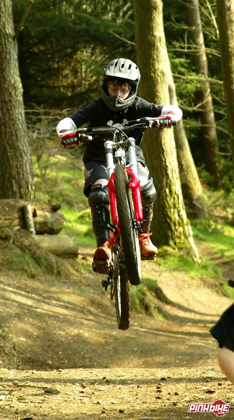 ben when he first started back on his 70quid halfords bike!
pic thanks to les.