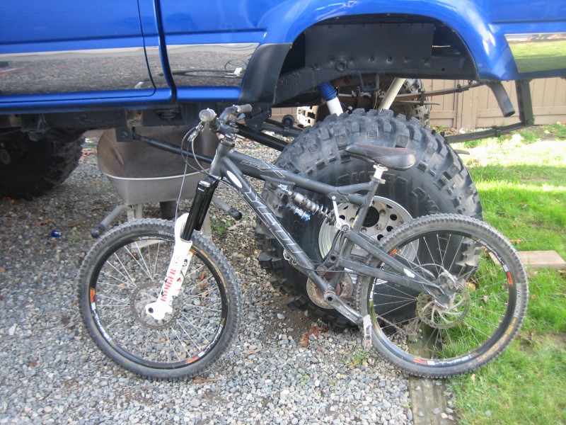 fuji touring bike 2019