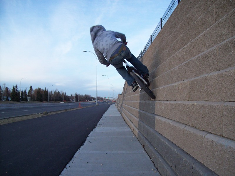 wallride from the tarmac and back again