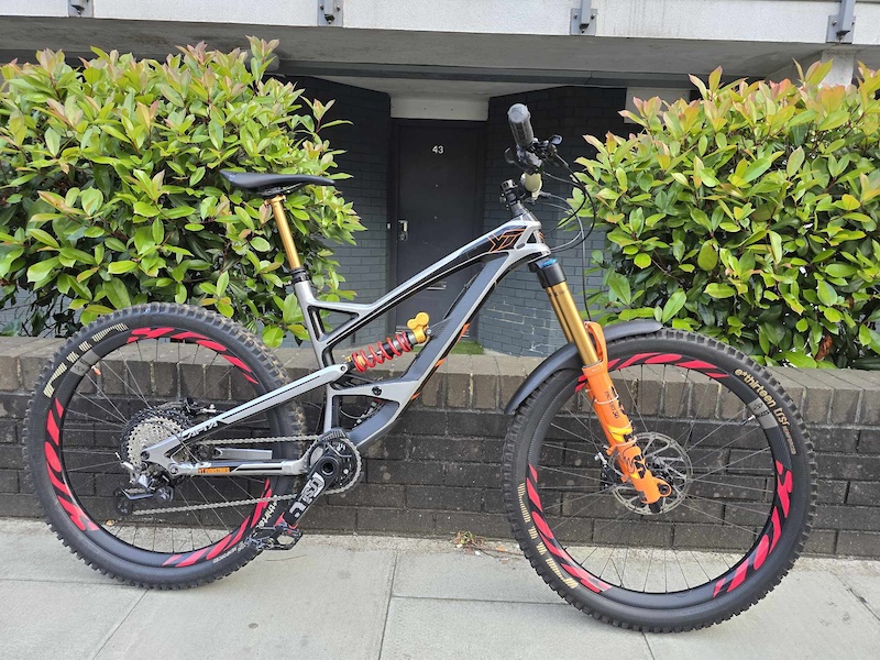 Yt Rapprt 2017 YT capra PRO Race Medium For Sale