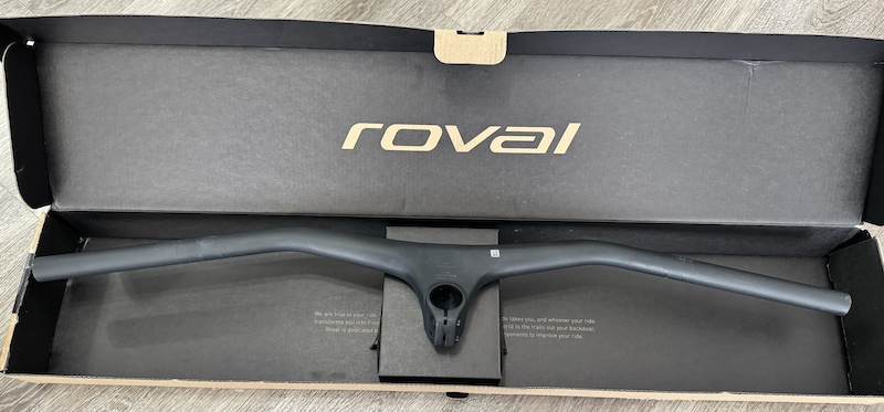 Sirrus X 5.0に Roval Control SL Cockpit 一体型ハンドルを