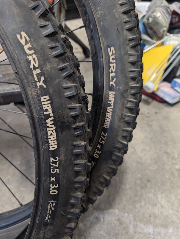 Surly Dirt Wizard 27.5 x 3.0 2本セット Surly Dirt Wizard Folding Tire - 26x3.0 Inches | BIKE24