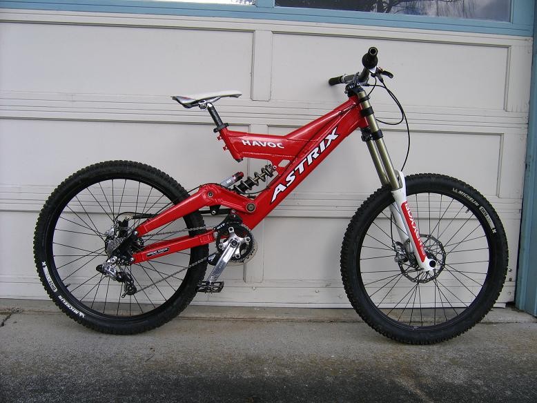 Astrix Havoc Medium Like-New ridden 10-15 times For Sale - Main Image