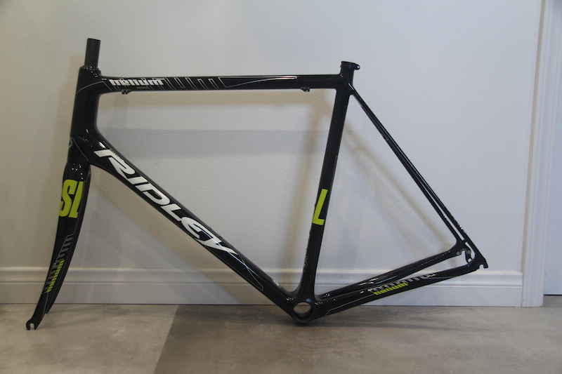Riley Ridge Helium Ridley Helium SL large For Sale