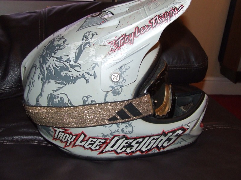 my troy lee d2 rustic and adidas burna goggles