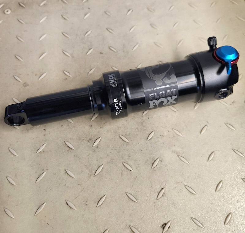 FOX Float DPS Performance EVOL Rear Air Shock Trunnion 165x45mm(D584