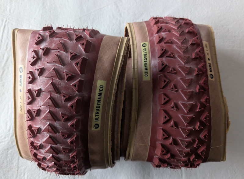 *ULTRADYNAMICO* mars race tire (red)ペア ULTRADYNAMICO* mars race tire (red) - BLUE LUG GLOBAL ONLINE STORE
