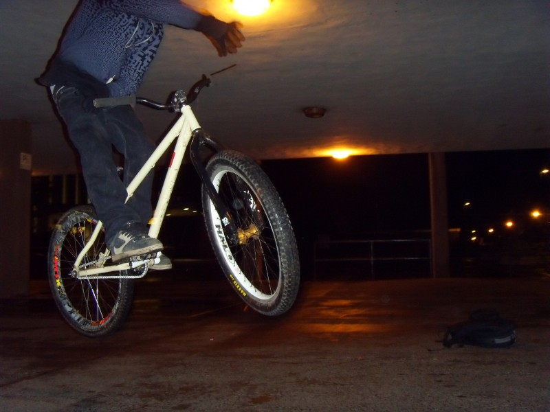 hop barspin with my head cut off (landed)