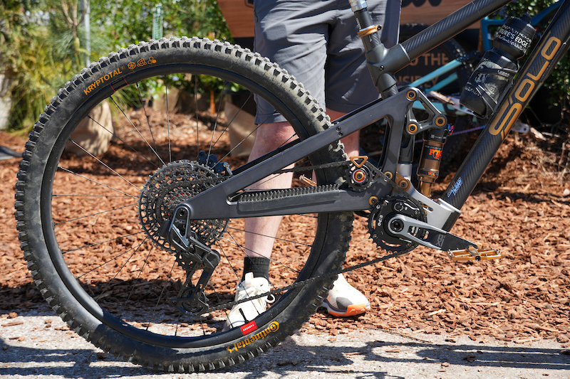 A Homemade, High Pivot, Lugged Carbon Trail Bike - Sea Otter 2025