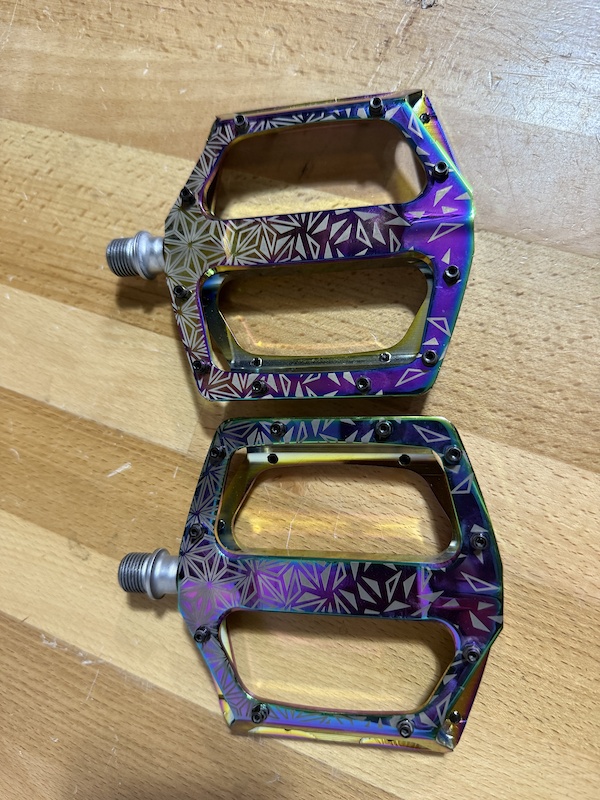 2024 Supacaz Krypto DH rainbow oil slick For Sale