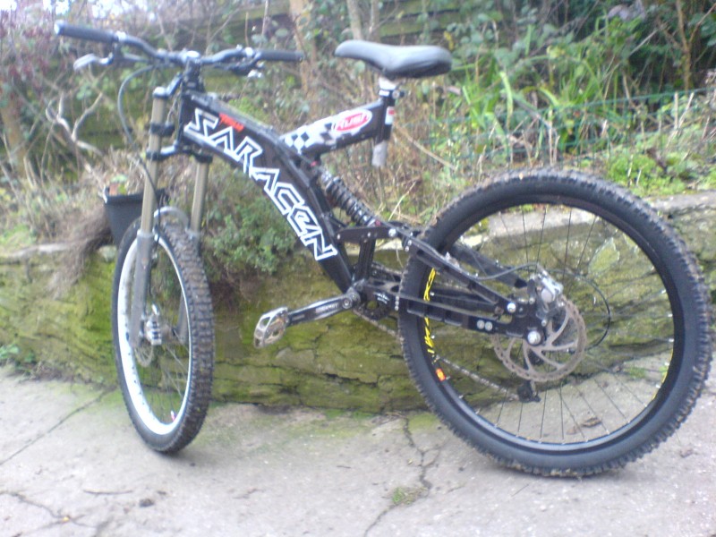 my Team saracen rush 2000 old school dh bike.

swing arm made by RISSE RACING TECHNOLOGY (: adjustable length &amp; ride height.