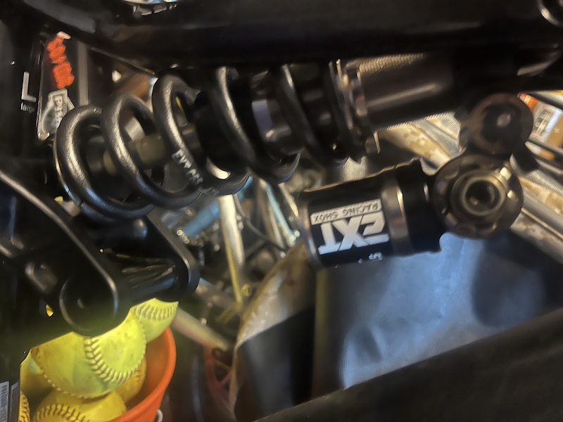 Ext Rear Shock Serial 2024 EXT Storia v3 rear shock 210x55 For Sale