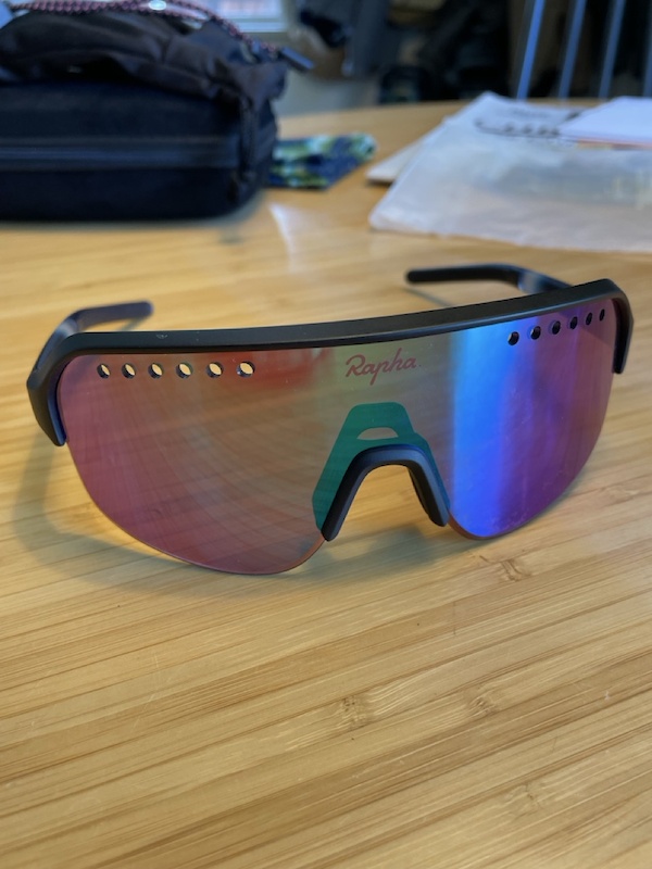 2024 BRAND NEW Rapha Rallar Sunglasses w two lenses For Sale