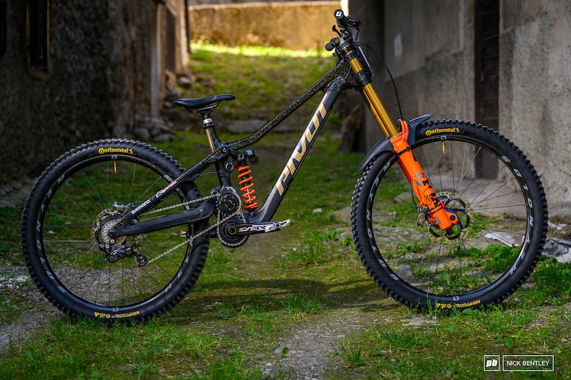 Bike Check: Roger Vieira's Pivot Phoenix Revisited - Pinkbike