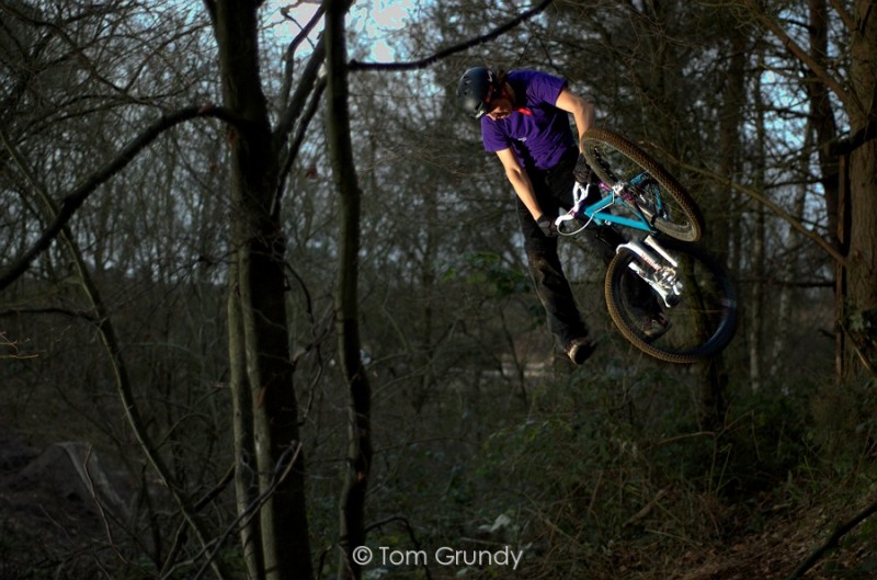 Tailwhip out the dirt 1/4

Photo By Tom Grundy