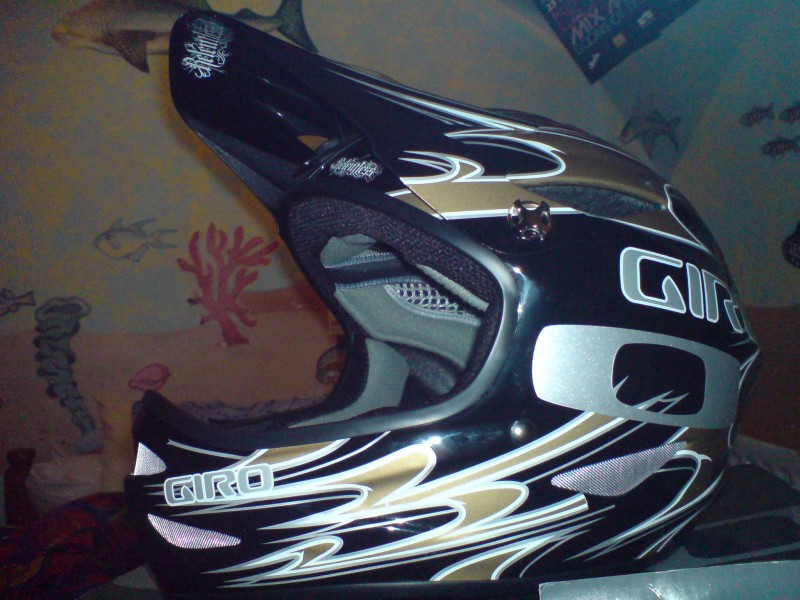 my brand new giro remedy black/gold! 
tell me what you think!