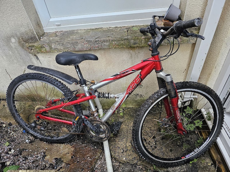 Kalin Apollo FS26, Red, Good Condition For Sale