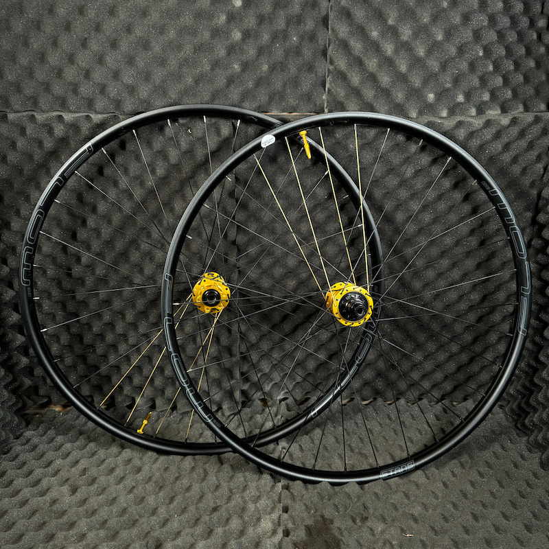 Enduro/DH Flow Ex3 rims with Hydra 2 superboost hubs For Sale