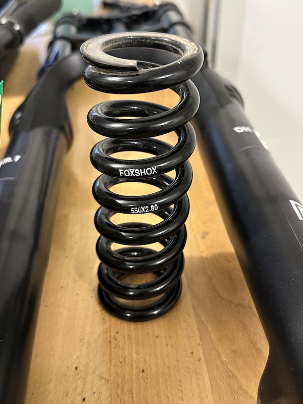 2024 Fox Spring, 550 lbs, 2.8 length (65-70mm) For Sale