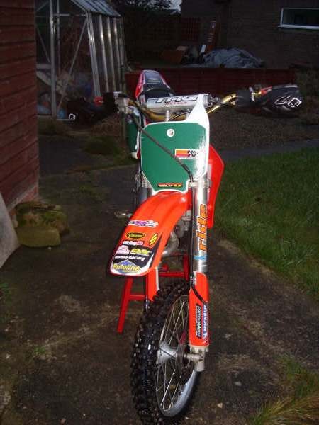 Honda CR80, NEW CONDITION.
FOR SALE VERY CHEAP. ASK FOR PRICE AND DETAILS.
ALSO INCLUDES LOTS OF UPGRADES/SPARES/HELMET/KIT